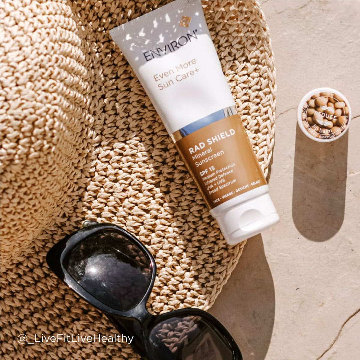 6 απαραίτητα καλοκαιρινά αξεσουάρ για προστασία του Δέρματος